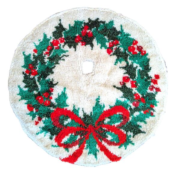 Vintage Granny Christmas Tree Skirt Punch Rug Red Bow Holly Leave Berry Handmade - Picture 1 of 6